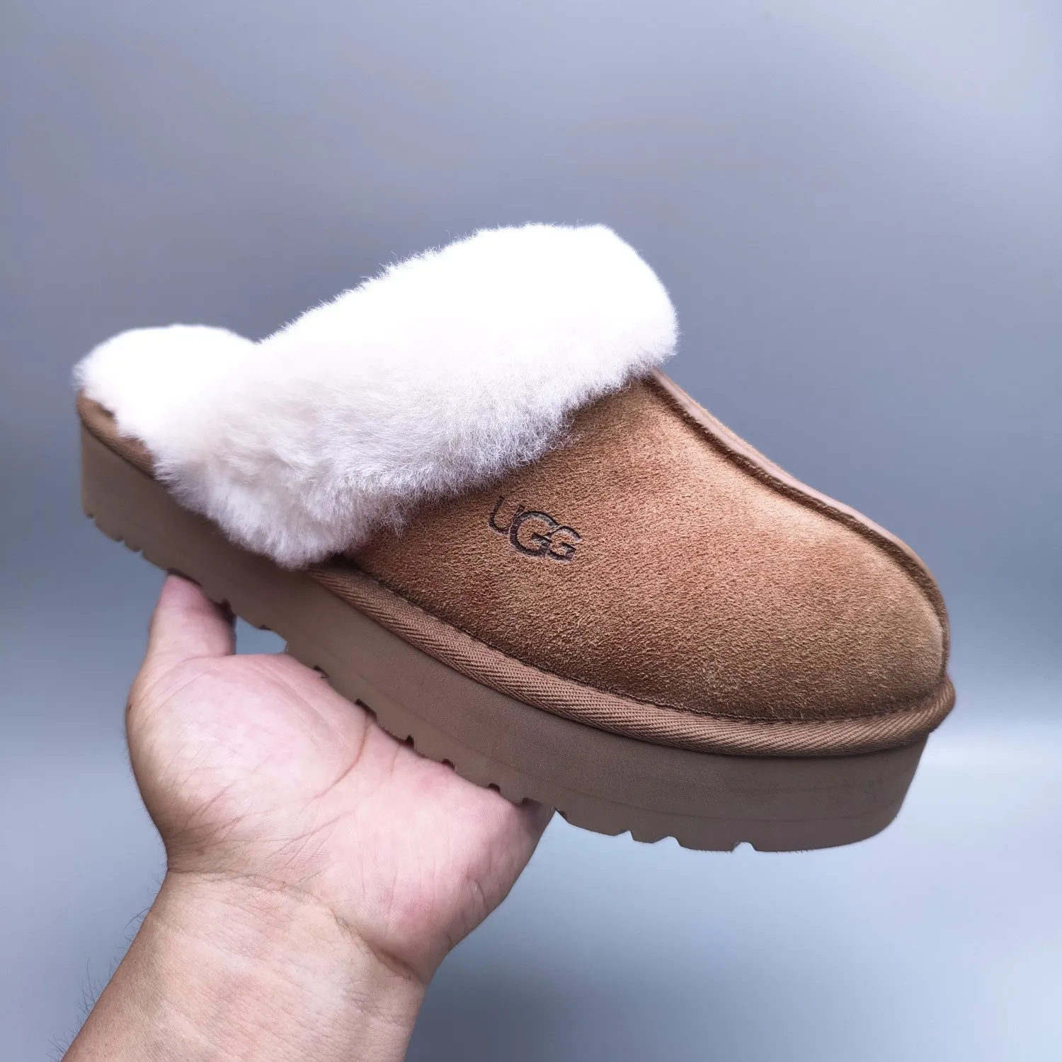 💰440 UGG sheepskin all-in-one snow boots 2550 🔥Thick-soled wool slippers (star slippers plus version) are comfortable and can be worn at home. Wool slippers can be worn outside. Split cow upper, Longfeng moccasin wool lining. The original three-layer combination outsole is light and comfortable on the foot. Only the top version is made. The oil edge craftsmanship is exquisite! Color: maroon gray sand antelope brown black code number: 35-41